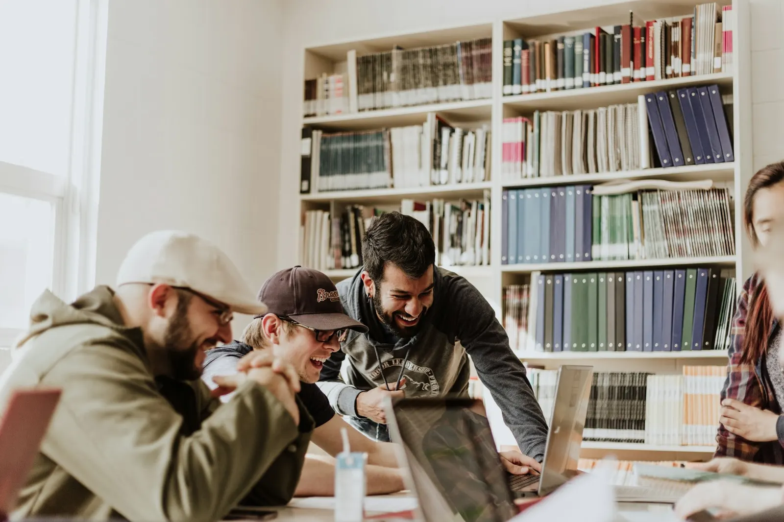 تعاون وتبادل المعرفة